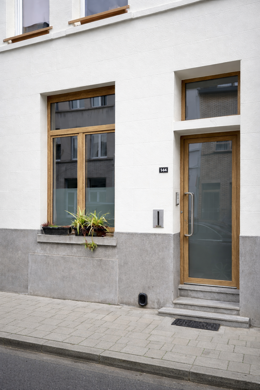 Rijwoning met PVC Ramen en voordeur in Borgerhout